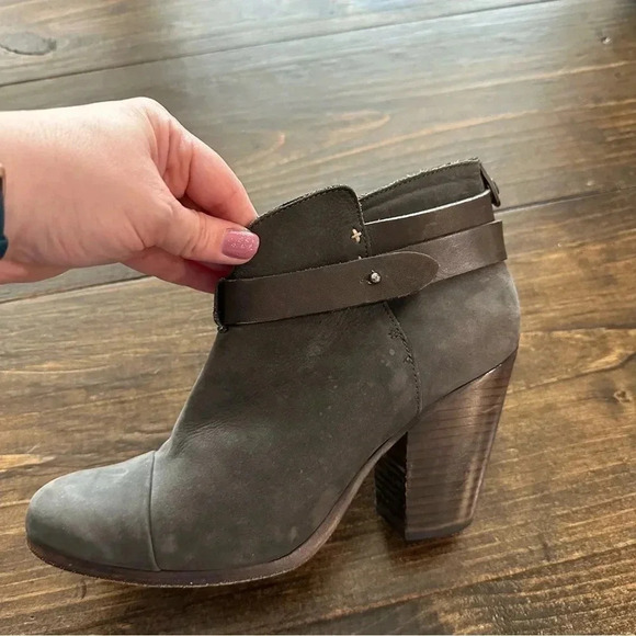 Rag & Bone Women's Harrow Gray Distressed Suede Ankle Boots Size 39, US 9 GUC - Picture 9 of 13